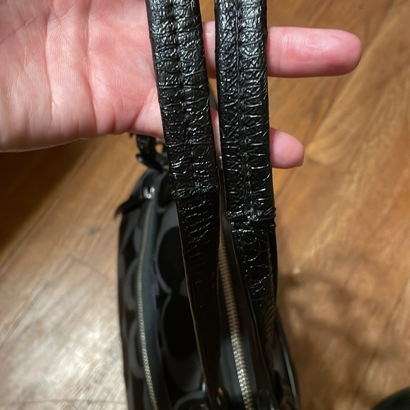 •COACH•BLACK SIGNATURE "C" LOGO TOTE BAG GUC - Picture 8 of 12